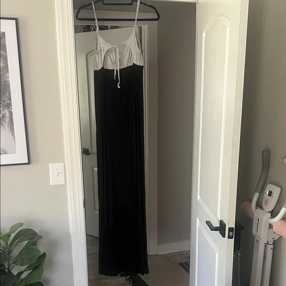 Volcom Black and Gray Maxi Dress - Picture 5 of 5